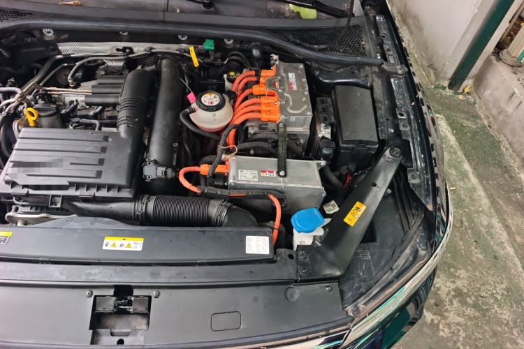 Used Volkswagen Magotan GTE Plug-in Hybrid 2022 GTE Luxury Model Engine Bay Left