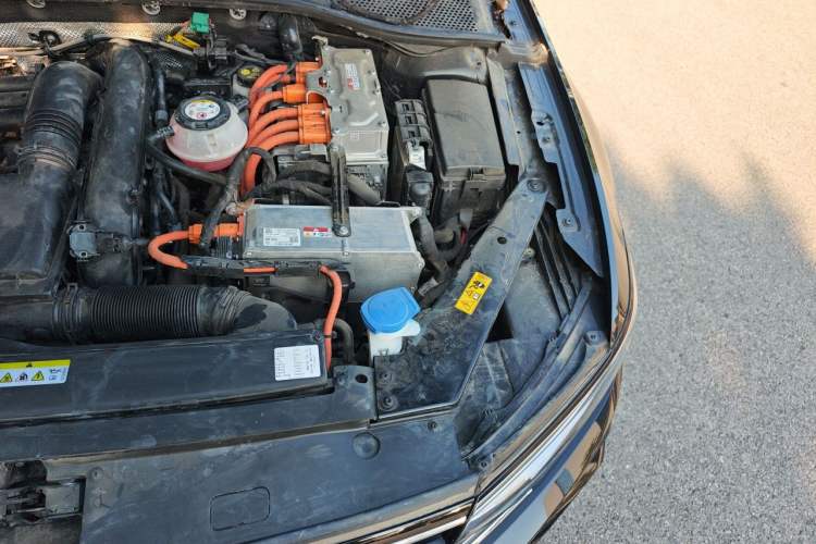 Used Volkswagen Magotan GTE Plug-in Hybrid 2022 GTE Luxury Model Engine Bay Left