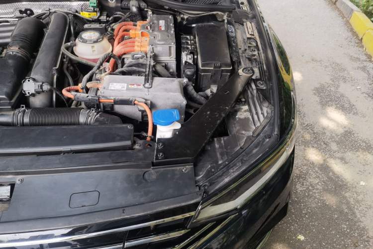 Used Volkswagen Magotan GTE Plug-in Hybrid 2022 GTE Luxury Model Engine Bay Left