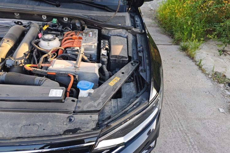 Used Volkswagen Magotan GTE Plug-in Hybrid 2022 GTE Luxury Model Engine Bay Left