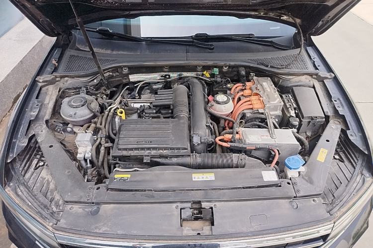 Used Volkswagen Magotan GTE Plug-in Hybrid 2022 GTE Prestige Model Engine Bay