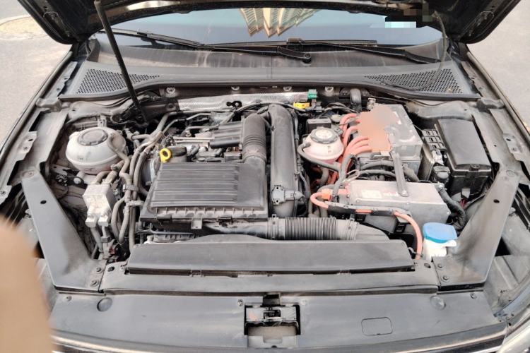 Used Volkswagen Magotan GTE Plug-in Hybrid 2022 GTE Luxury Model Engine Bay