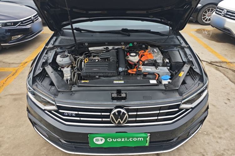 Used Volkswagen Magotan GTE Plug-in Hybrid 2022 GTE Luxury Model Engine Bay