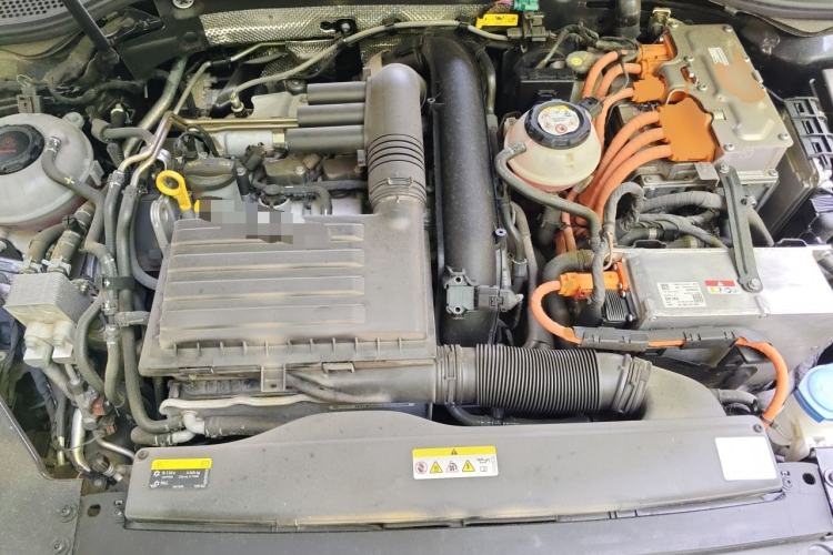 Used Volkswagen Magotan GTE Plug-in Hybrid 2022 GTE Luxury Model Engine Bay