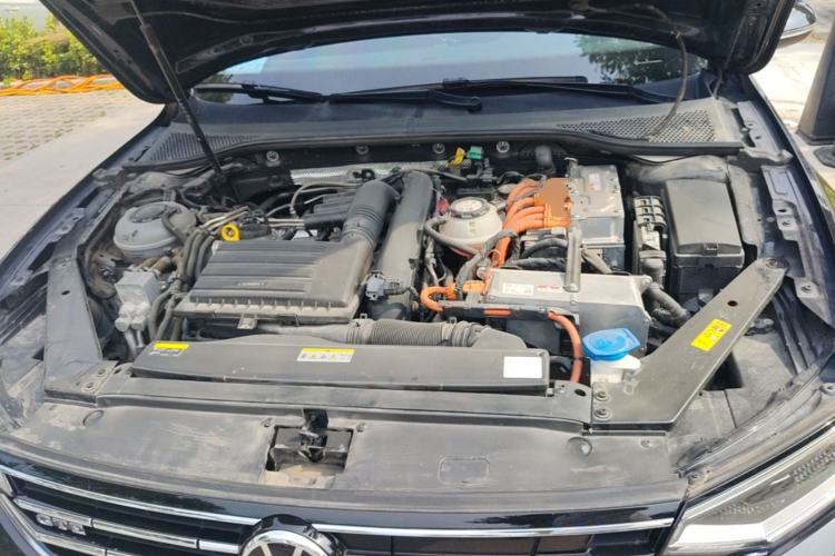 Used Volkswagen Magotan GTE Plug-in Hybrid 2022 GTE Luxury Model Engine Bay