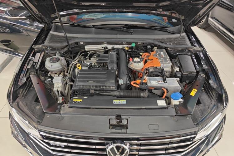 Used Volkswagen Magotan GTE Plug-in Hybrid 2022 GTE Luxury Model Engine Bay
