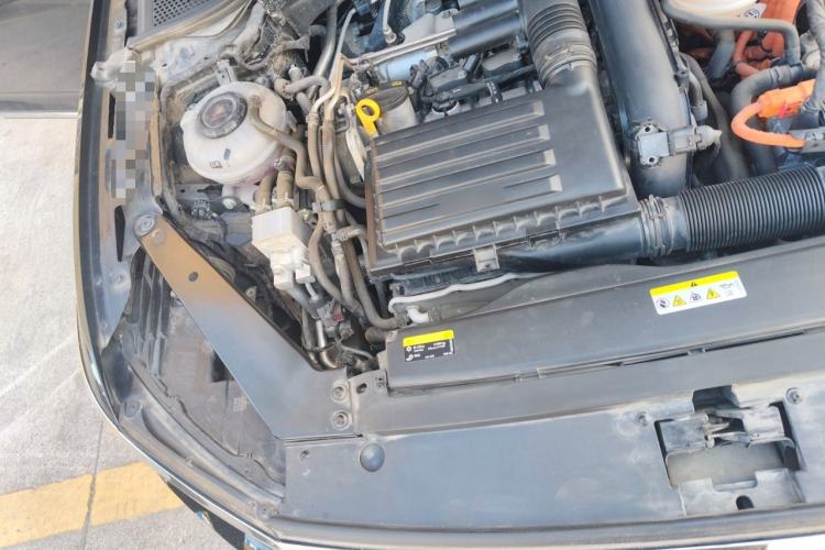 Used Volkswagen Magotan GTE Plug-in Hybrid 2022 GTE Luxury Model Engine Bay Right