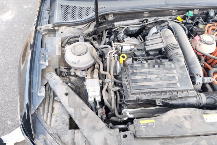 Used Volkswagen Magotan GTE Plug-in Hybrid 2022 GTE Luxury Model Engine Bay Right