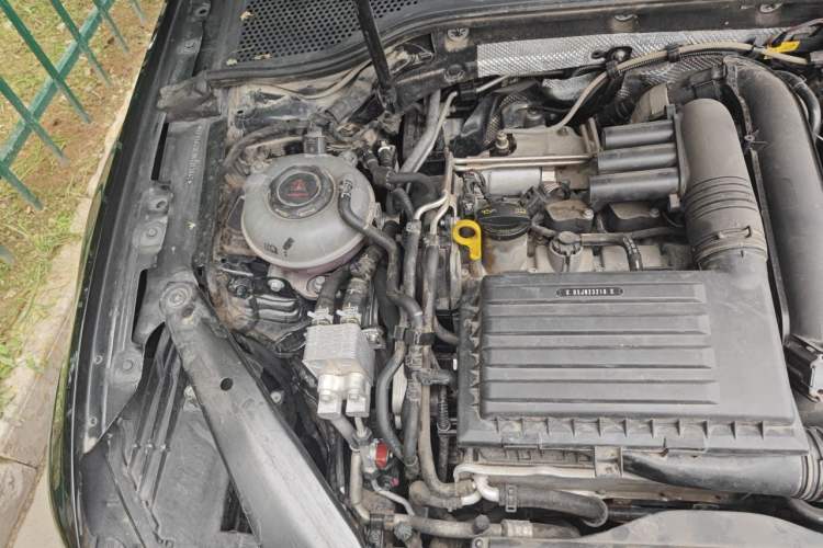 Used Volkswagen Magotan GTE Plug-in Hybrid 2022 GTE Luxury Model Engine Bay Right