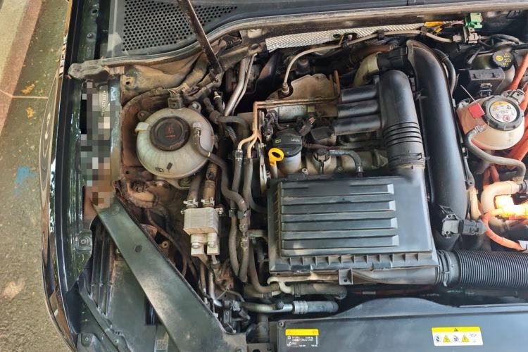 Used Volkswagen Magotan GTE Plug-in Hybrid 2022 GTE Luxury Model Engine Bay Right