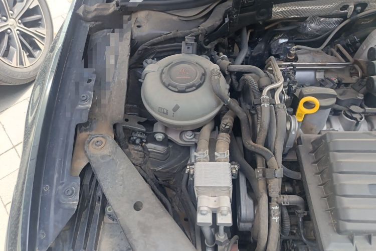 Used Volkswagen Magotan GTE Plug-in Hybrid 2022 GTE Luxury Model Engine Bay Right