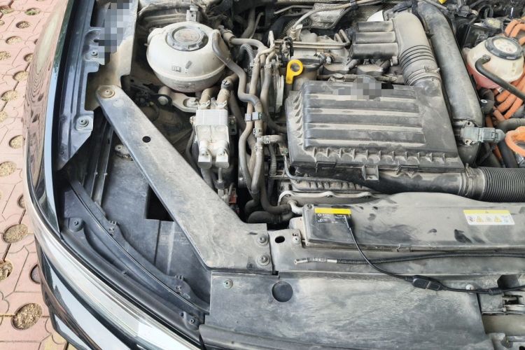 Used Volkswagen Magotan GTE Plug-in Hybrid 2022 GTE Luxury Model Engine Bay Right