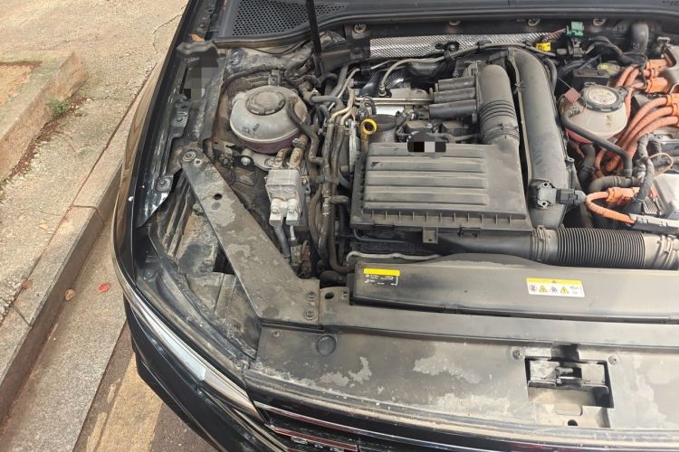 Used Volkswagen Magotan GTE Plug-in Hybrid 2022 GTE Luxury Model Engine Bay Right