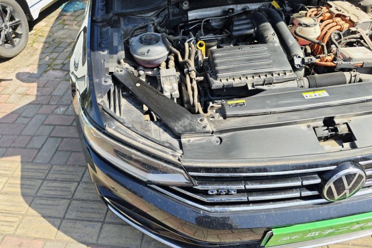 Used Volkswagen Magotan GTE Plug-in Hybrid 2022 GTE Luxury Model Engine Bay Right