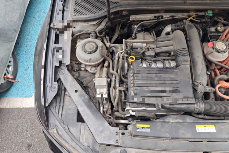 Used Volkswagen Magotan GTE Plug-in Hybrid 2022 GTE Luxury Model Engine Bay Right