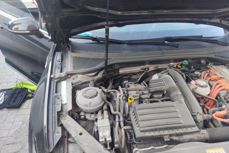 Used Volkswagen Magotan GTE Plug-in Hybrid 2022 GTE Luxury Model Engine Bay Right