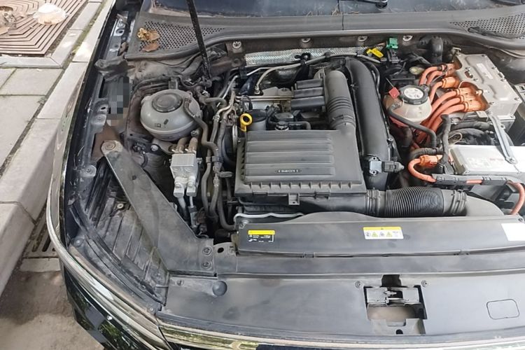 Used Volkswagen Magotan GTE Plug-in Hybrid 2022 GTE Prestige Model Engine Bay Right