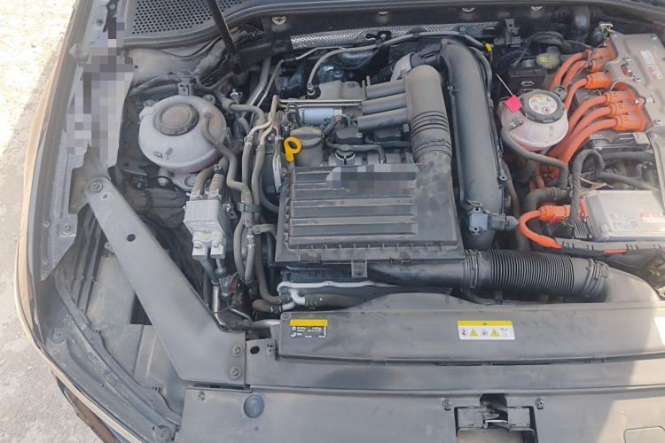Used Volkswagen Magotan GTE Plug-in Hybrid 2022 GTE Luxury Model Engine Bay Right