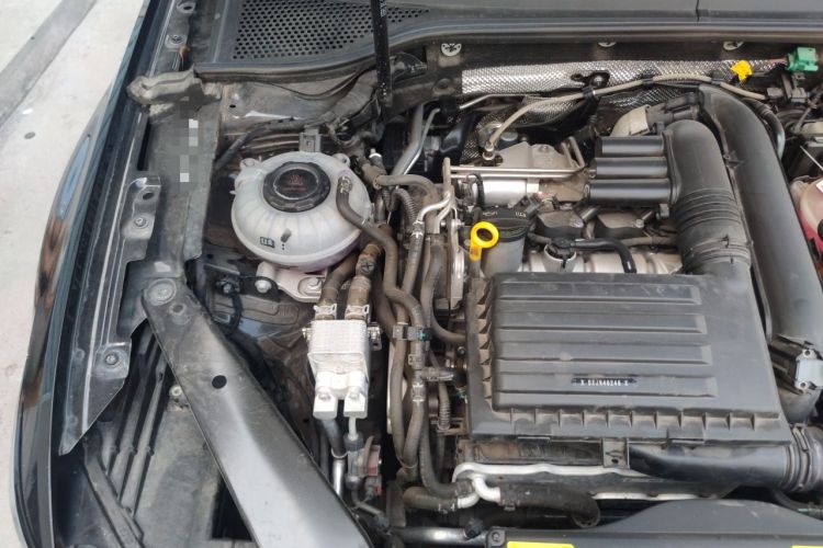 Used Volkswagen Magotan GTE Plug-in Hybrid 2022 GTE Luxury Model Engine Bay Right