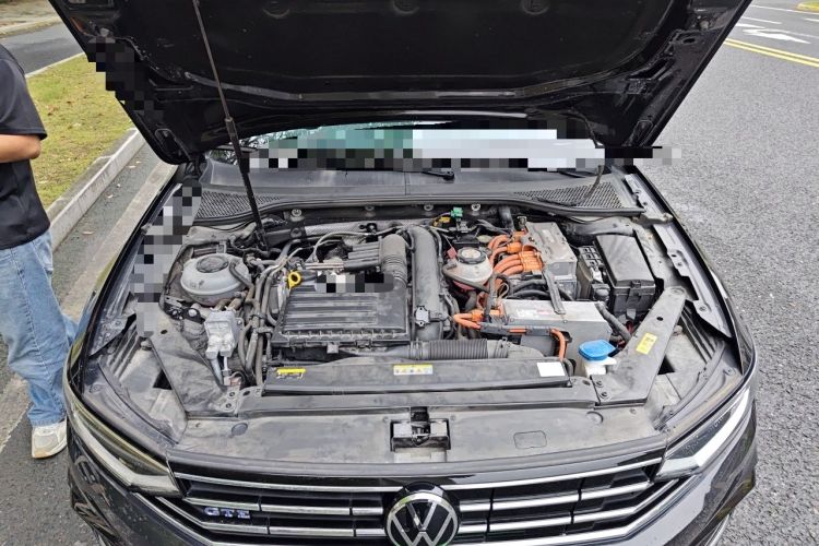 Used Volkswagen Magotan GTE Plug-in Hybrid 2022 GTE Luxury Model Engine Bay