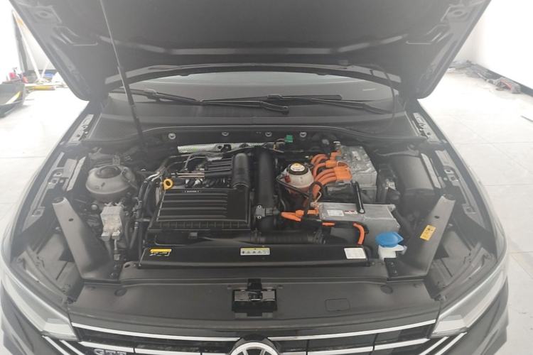 Used Volkswagen Magotan GTE Plug-in Hybrid 2022 GTE Luxury Model Engine Bay
