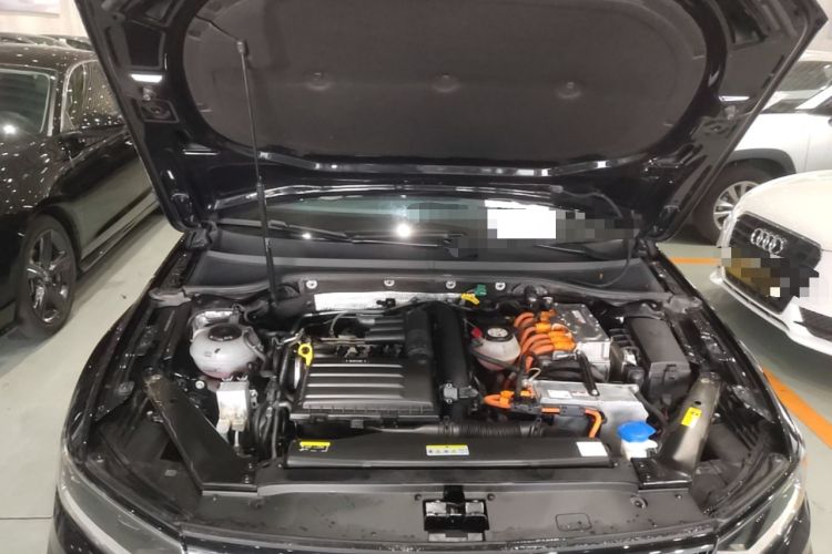 Used Volkswagen Magotan GTE Plug-in Hybrid 2022 GTE Luxury Model Engine Bay