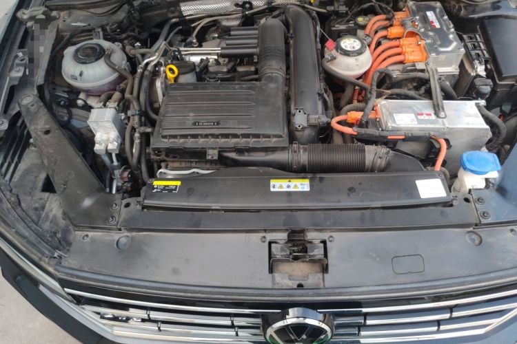 Used Volkswagen Magotan GTE Plug-in Hybrid 2022 GTE Luxury Model Engine Bay
