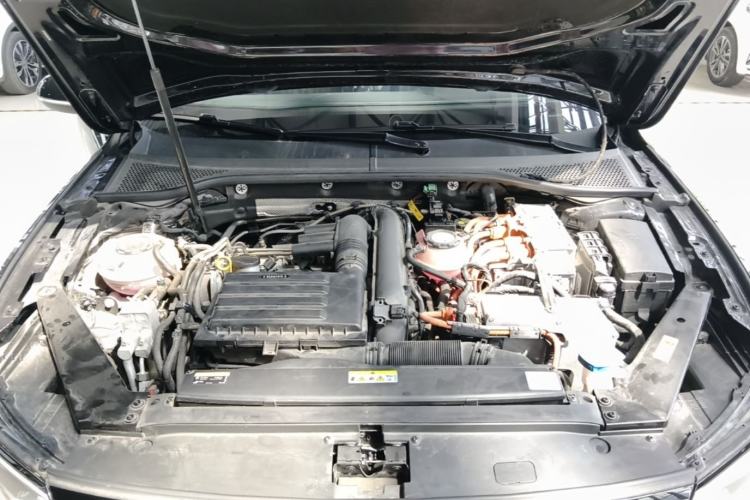 Used Volkswagen Magotan GTE Plug-in Hybrid 2022 GTE Luxury Model Engine Bay