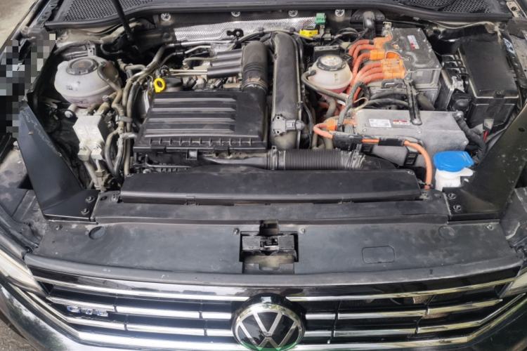 Used Volkswagen Magotan GTE Plug-in Hybrid 2022 GTE Luxury Model Engine Bay