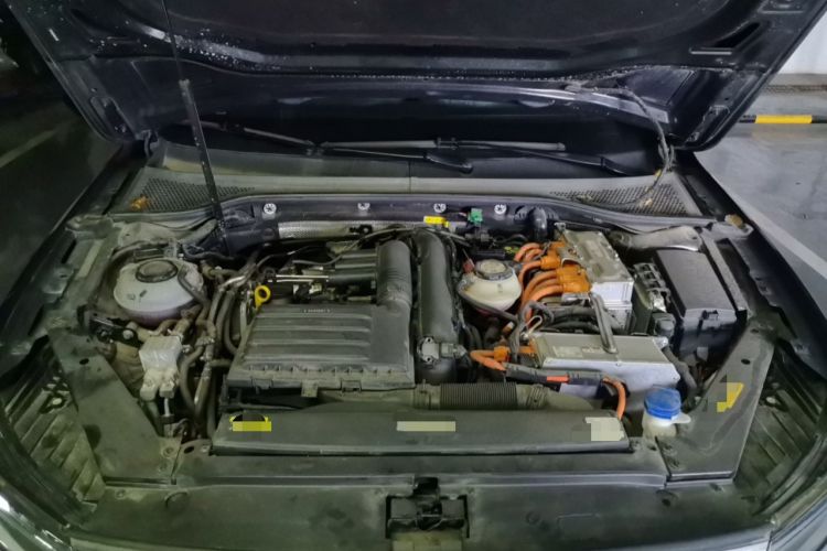Used Volkswagen Magotan GTE Plug-in Hybrid 2022 GTE Prestige Model Engine Bay