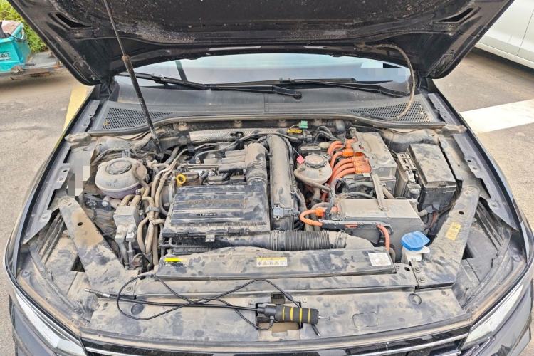 Used Volkswagen Magotan GTE Plug-in Hybrid 2022 GTE Luxury Model Engine Bay