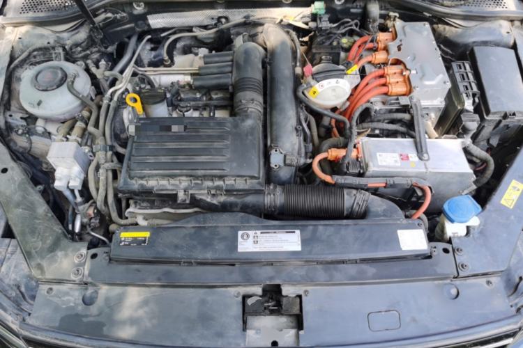 Used Volkswagen Magotan GTE Plug-in Hybrid 2022 GTE Luxury Model Engine Bay