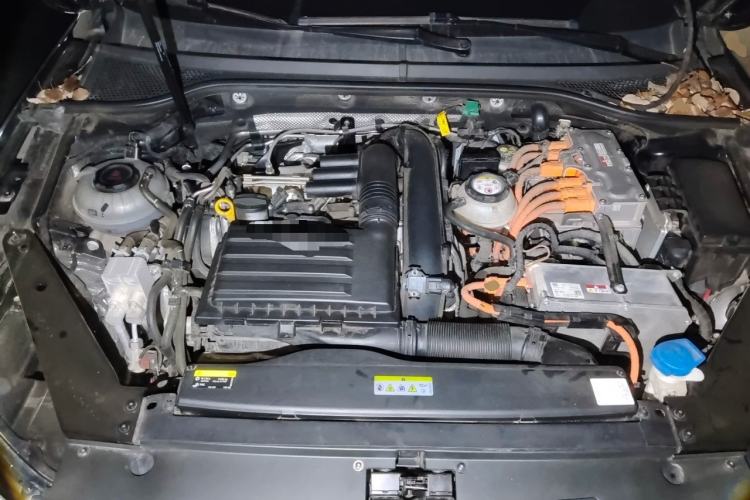 Used Volkswagen Magotan GTE Plug-in Hybrid 2022 GTE Luxury Model Engine Bay