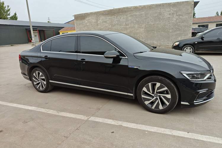 Used Volkswagen Magotan GTE Plug-in Hybrid 2022 GTE Luxury Model Exterior 2