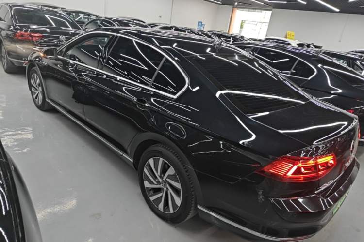 Used Volkswagen Magotan GTE Plug-in Hybrid 2022 GTE Luxury Model Exterior 2