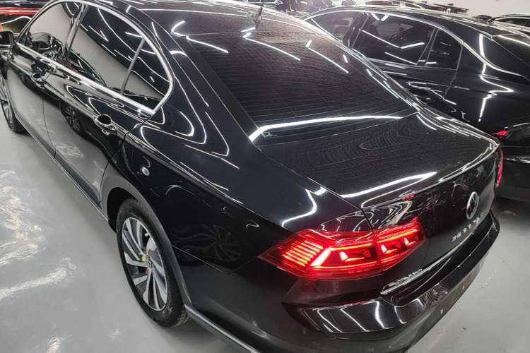 Used Volkswagen Magotan GTE Plug-in Hybrid 2022 GTE Luxury Model Exterior 2