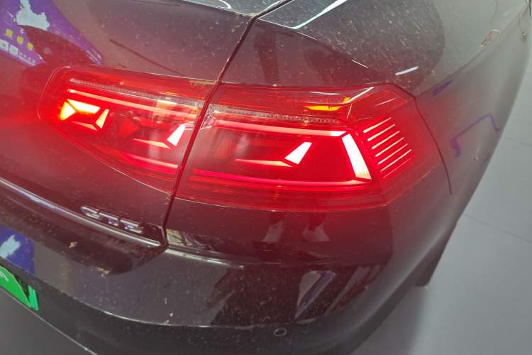 Used Volkswagen Magotan GTE Plug-in Hybrid 2022 GTE Luxury Model Exterior 3
