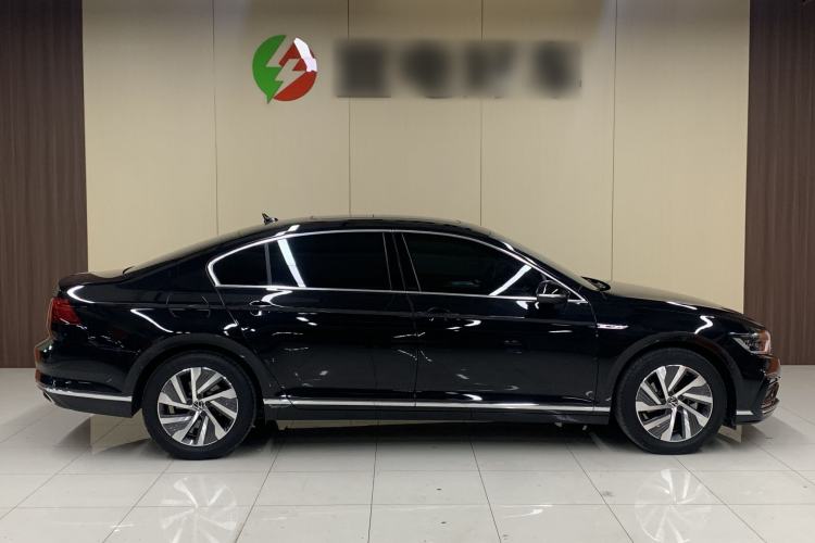 Used Volkswagen Magotan GTE Plug-in Hybrid 2022 GTE Luxury Model Exterior 3
