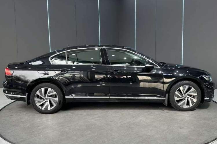 Used Volkswagen Magotan GTE Plug-in Hybrid 2022 GTE Luxury Model Exterior 3