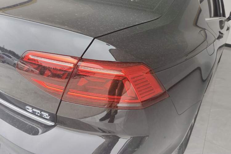Used Volkswagen Magotan GTE Plug-in Hybrid 2022 GTE Luxury Model Exterior 3