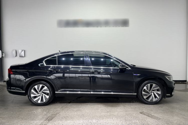 Used Volkswagen Magotan GTE Plug-in Hybrid 2022 GTE Luxury Model Exterior 3