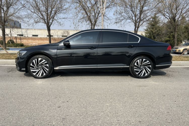 Used Volkswagen Magotan GTE Plug-in Hybrid 2022 GTE Prestige Model Exterior 4