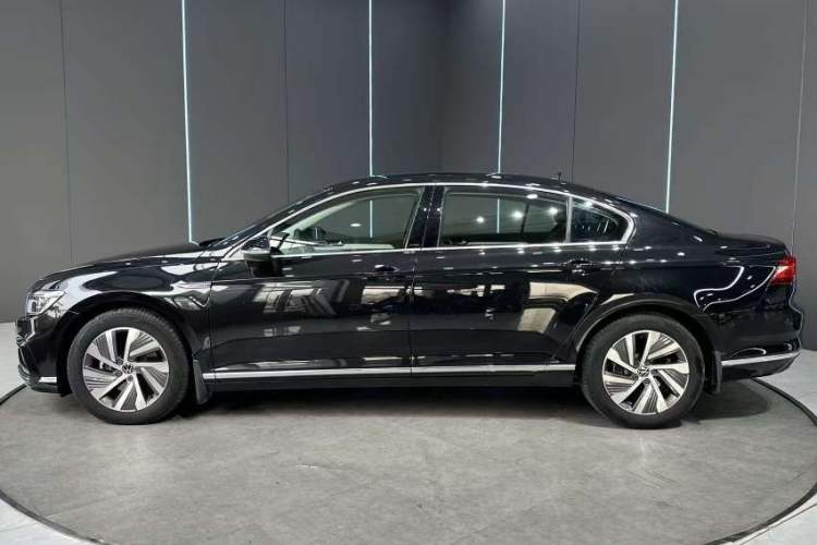 Used Volkswagen Magotan GTE Plug-in Hybrid 2022 GTE Luxury Model Exterior 4