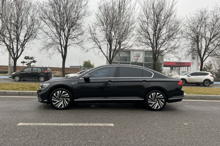 Used Volkswagen Magotan GTE Plug-in Hybrid 2022 GTE Prestige Model Exterior 5
