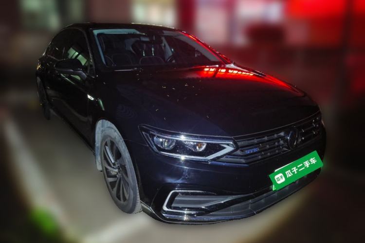 Used Volkswagen Magotan GTE Plug-in Hybrid 2022 GTE Luxury Model Front Right 45 Deg