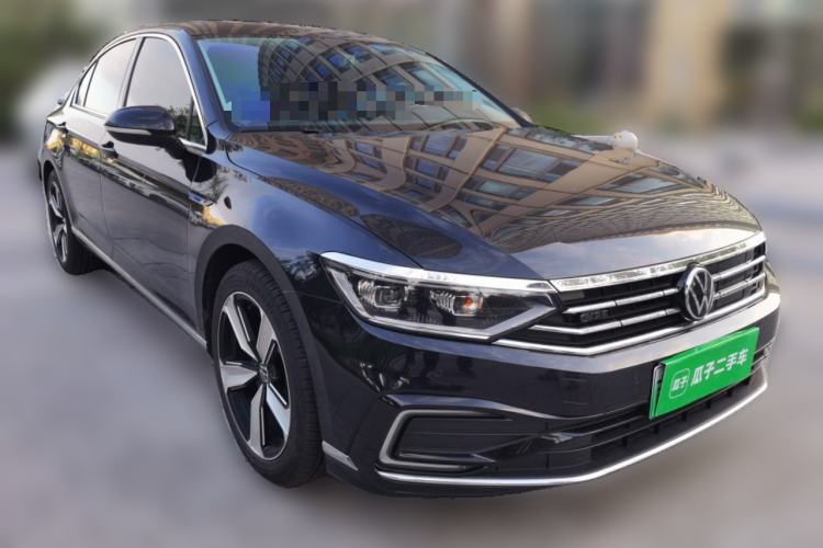Used Volkswagen Magotan GTE Plug-in Hybrid 2022 GTE Luxury Model Front Right 45 Deg