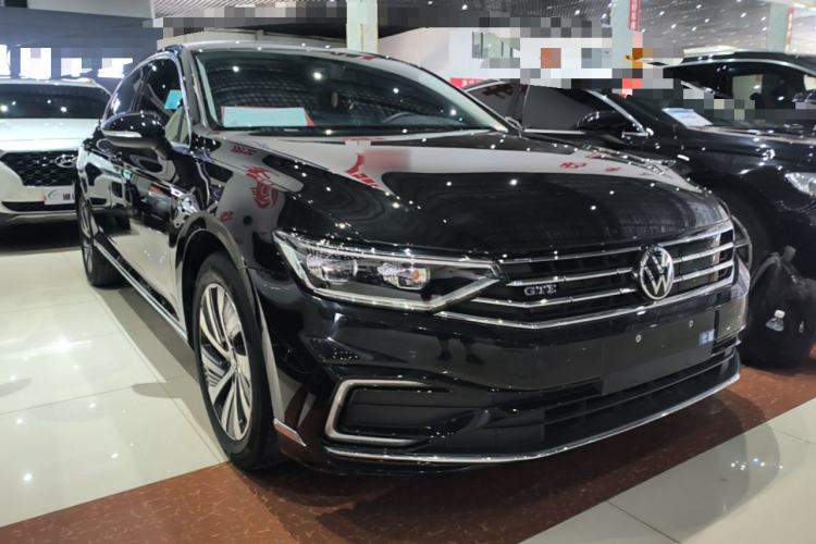 Used Volkswagen Magotan GTE Plug-in Hybrid 2022 GTE Luxury Model Front Right 45 Deg
