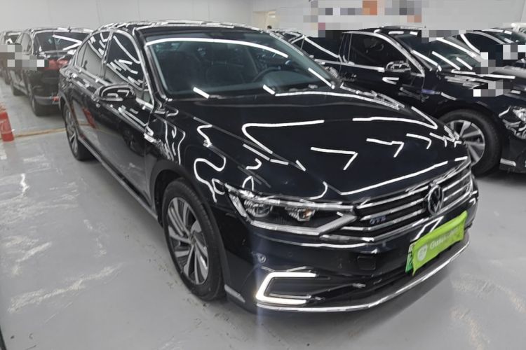 Used Volkswagen Magotan GTE Plug-in Hybrid 2022 GTE Luxury Model Front Right 45 Deg