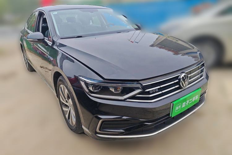 Used Volkswagen Magotan GTE Plug-in Hybrid 2022 GTE Luxury Model Front Right 45 Deg