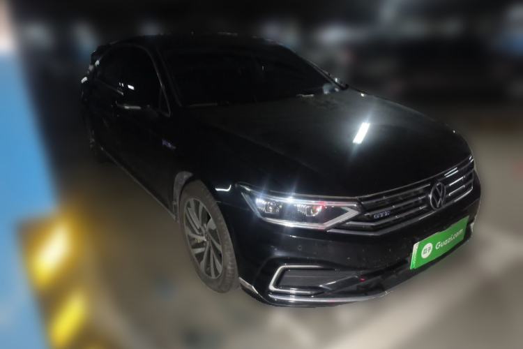 Used Volkswagen Magotan GTE Plug-in Hybrid 2022 GTE Luxury Model Front Right 45 Deg